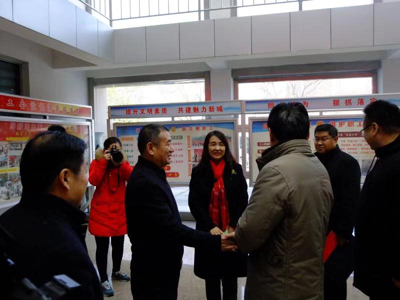 济南市总工会常务副主席傅金峰到米兰手机版app集团走访慰问