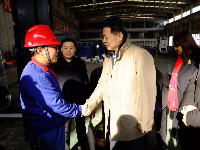 济南市总工会常务副主席傅金峰到米兰手机版app集团走访慰问